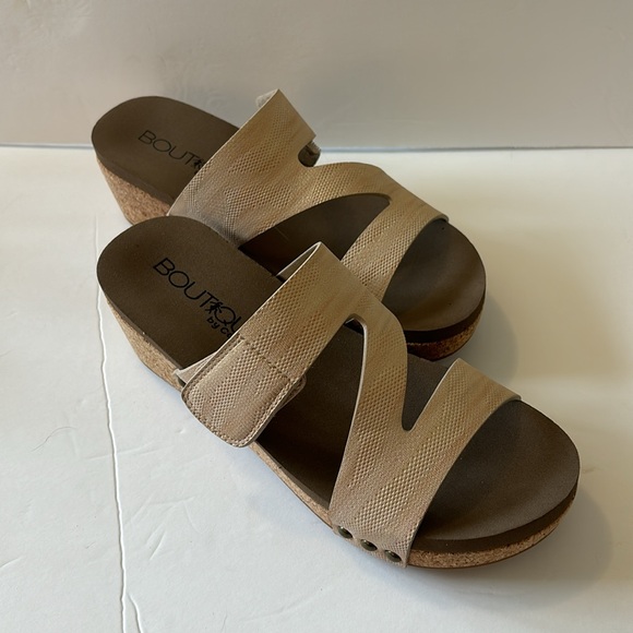 NWOT. GOLD CORKY’S ZIPADEE CORK WEDGE. NEVER WORN - Picture 3 of 5